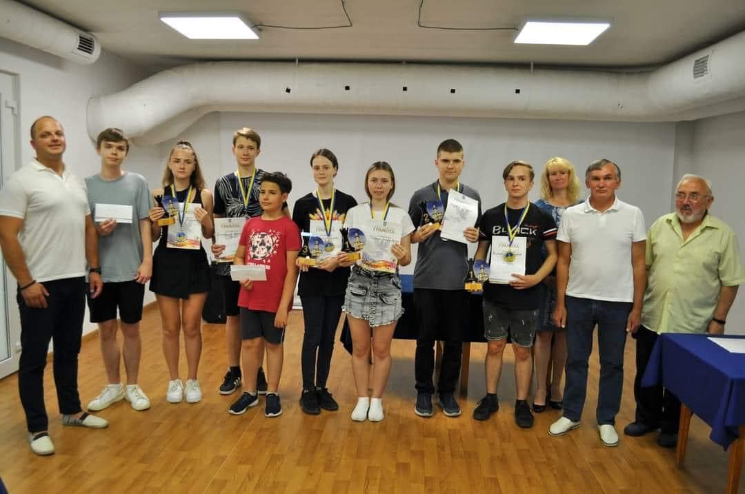 Чемпіонат України з шахів серед юнаків та дівчат до 18 років
